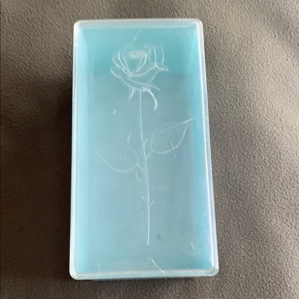 Vintage Wil-hold blue plastic container with lid. Approx 10” x 5” x 3 3/4”